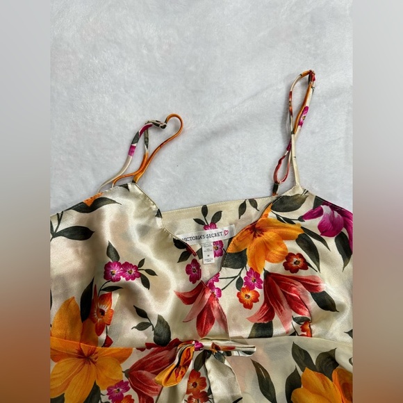 Victorias Secret Vintage Slip On - Picture 7 of 7